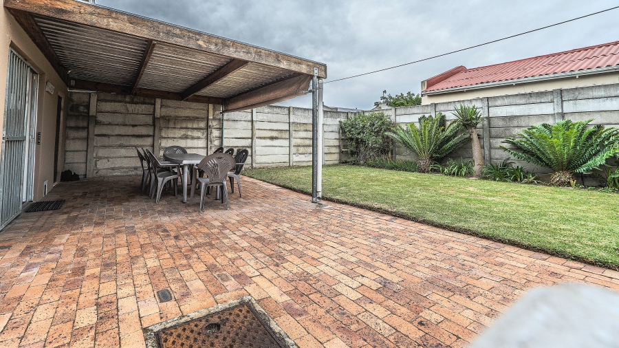 3 Bedroom Property for Sale in Protea Heights Western Cape